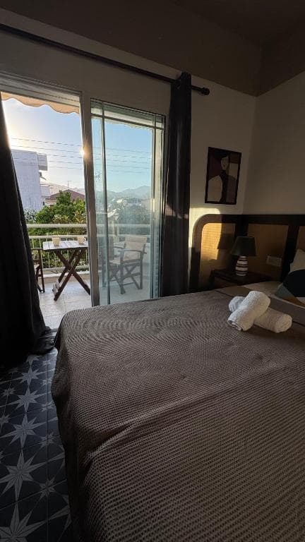 Double bed in the one-bedroom apartment